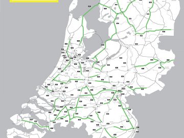 Een kaart van Nederland met groene autosnelwegenlijnen.