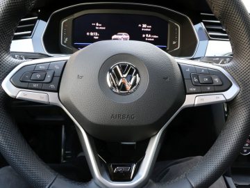 Het stuur van een Volkswagen Passat Variant.