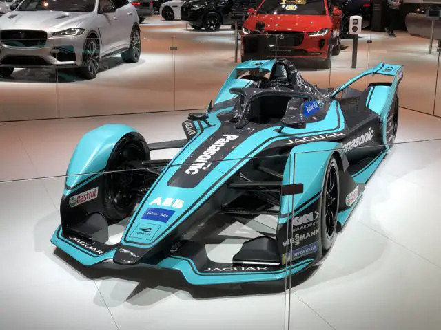 Jaguar Formule E-raceauto te zien op het Autosalon van Brussel 2020.