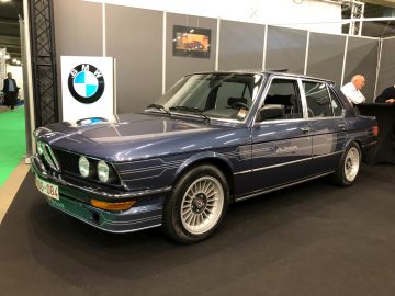 Een klassieke BMW Alpina sedan te zien op het auto-evenement Antwerp Classic Salon 2020.