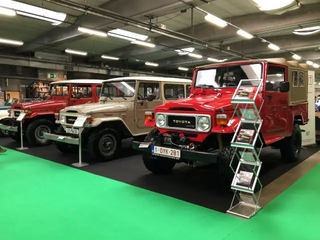 Een tentoonstelling van vintage Toyota Land Cruisers op de autotentoonstelling Antwerp Classic Salon 2020.
