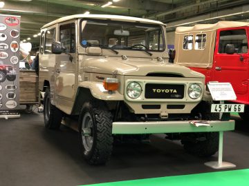 Vintage Toyota Land Cruiser tentoongesteld op het Antwerp Classic Salon 2020.