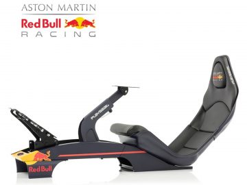 Hoogwaardige simracing-stoel met Aston Martin Red Bull Racing-logo.