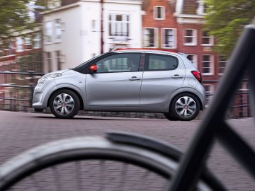 Die moet ik hebben: de houten auto's van Citroën AutoRAI.nl Die moet ik hebben: de houten auto's van Citroën AutoRAI.nl