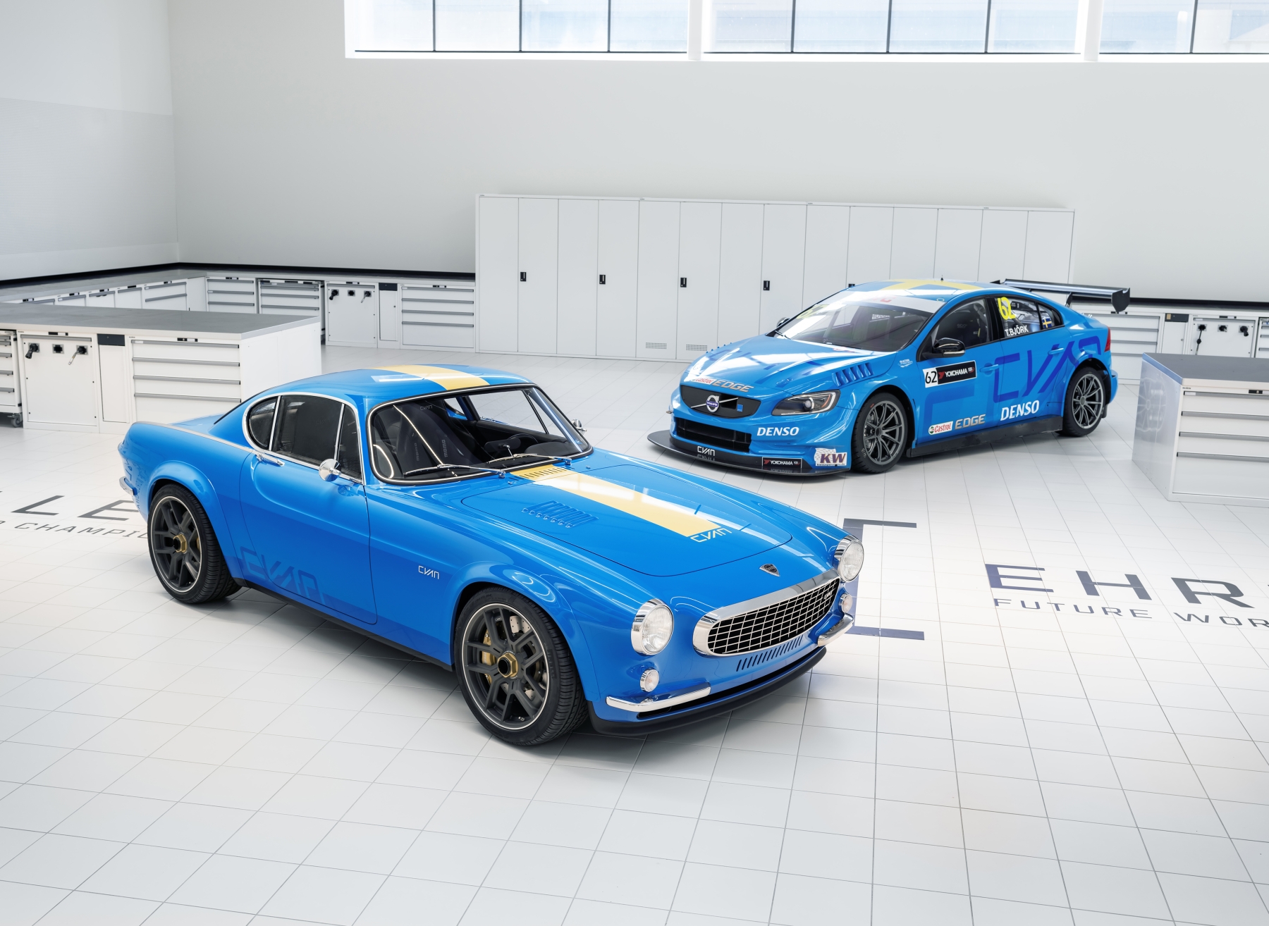 Volvo P1800 Cyan 420 pk op 990 kilogram AutoRAI.nl