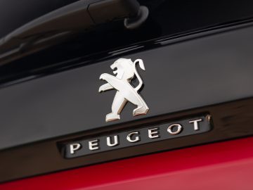 Peugeot 5008 PureTech 130 2021 - Review AutoRAI.nl