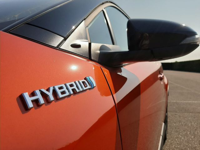toyota c-hr hybrid