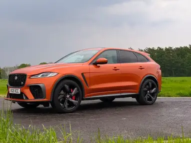 Autotest Jaguar F Pace Svr 21 Absurd En Briljant