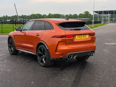 Autotest Jaguar F Pace Svr 21 Absurd En Briljant