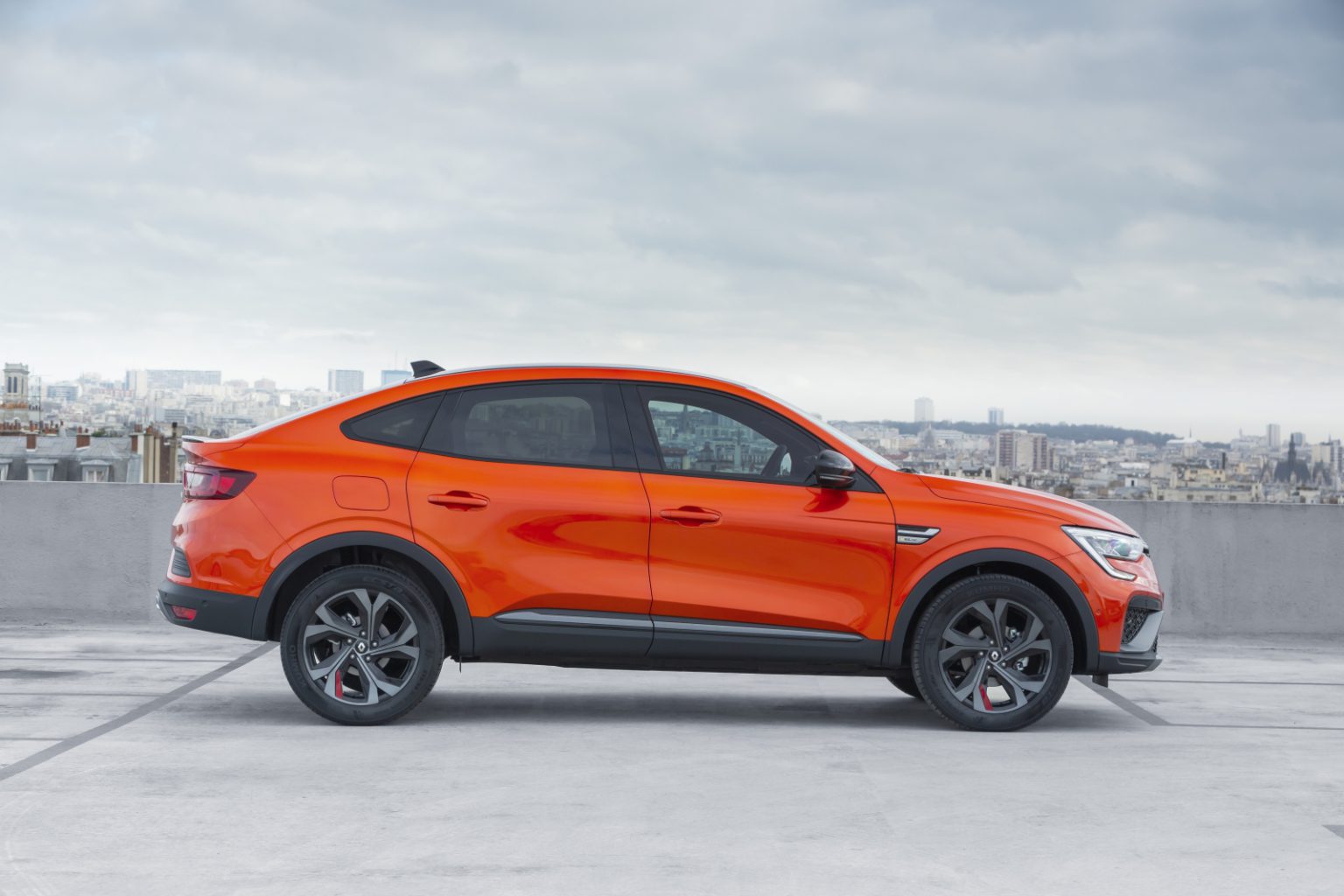 Autotest Renault Arkana 2021 betaalbare SUV coupé