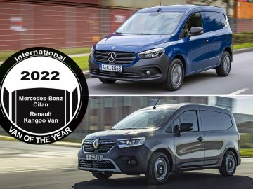Gesplitst beeld van een blauwe Mercedes-Benz Citan (boven) en een grijze Renault Kangoo Van (onder) die naast een magazijn rijden, waarbij hun gedeelde onderscheiding wordt getoond: Kangoo en Citan uitgeroepen tot ‘International Van of the Year 2022’.