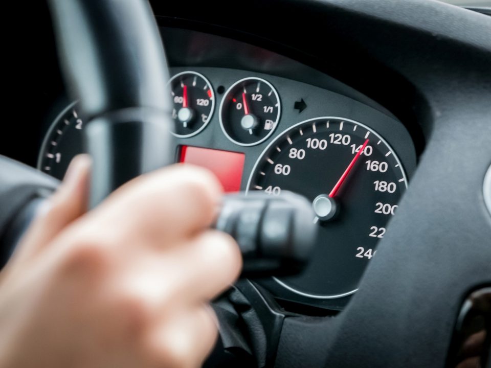 Vanaf juli automatische 'snelheidsbegrenzer' in nieuwe auto’s verplicht