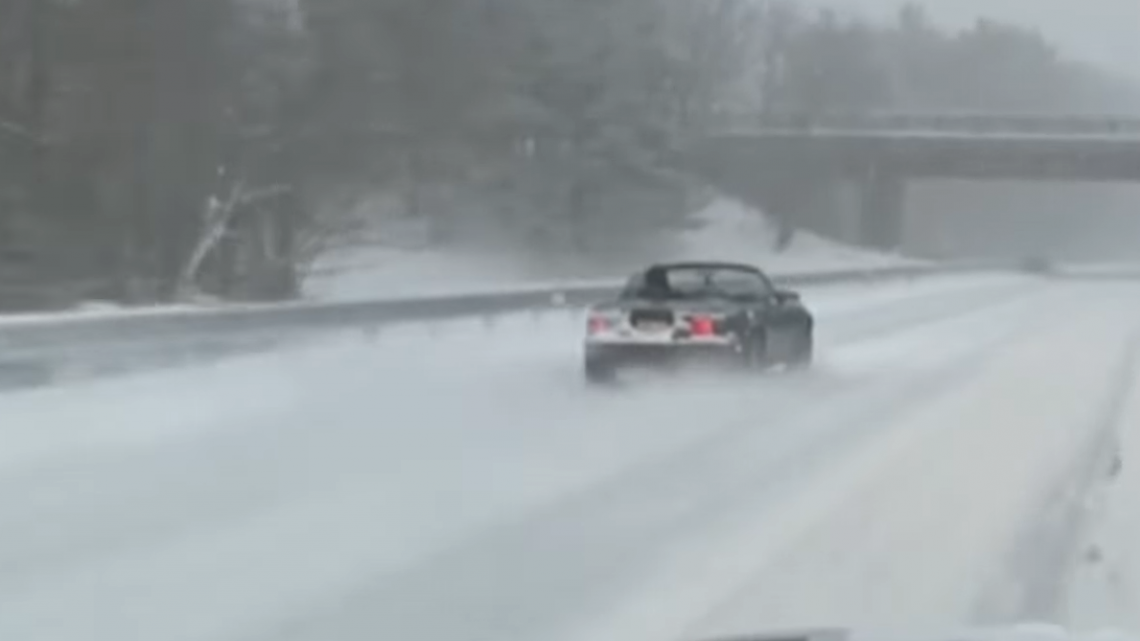 Mazda MX5 sneeuwstorm