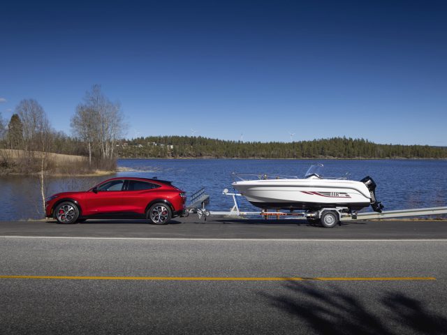 2022_FORD_MACH-E_TOWING_03