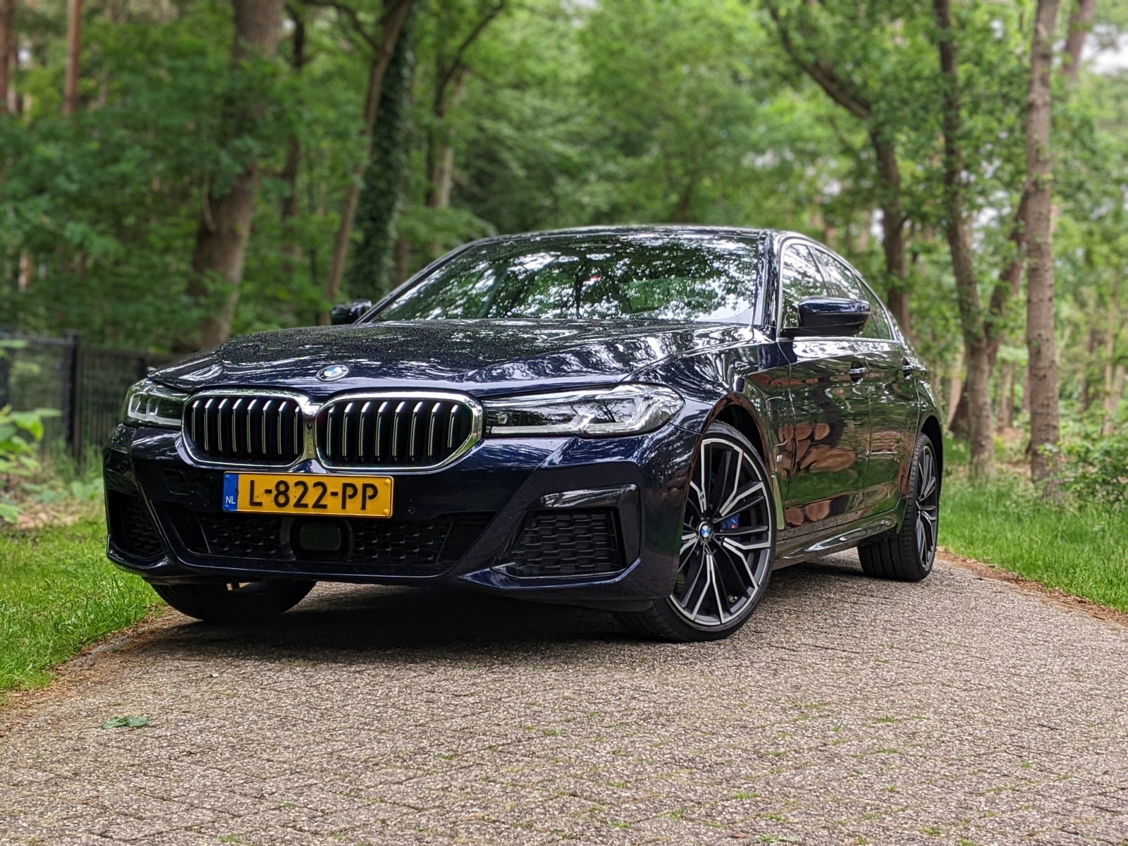 Review Bmw 545e Xdrive Phev 2022