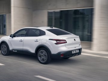 Nieuwe-Citroen-e-C4-X