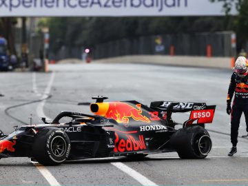 Verstappen_bakoe_crash