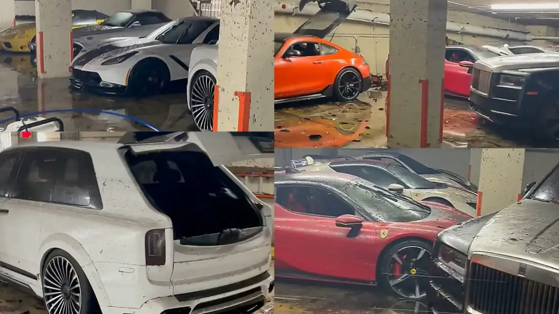 Een collage van overstroomde luxe supercars in een ondergrondse garage, met een witte SUV met open kofferbak, rood-witte sportwagens en nog een witte auto.