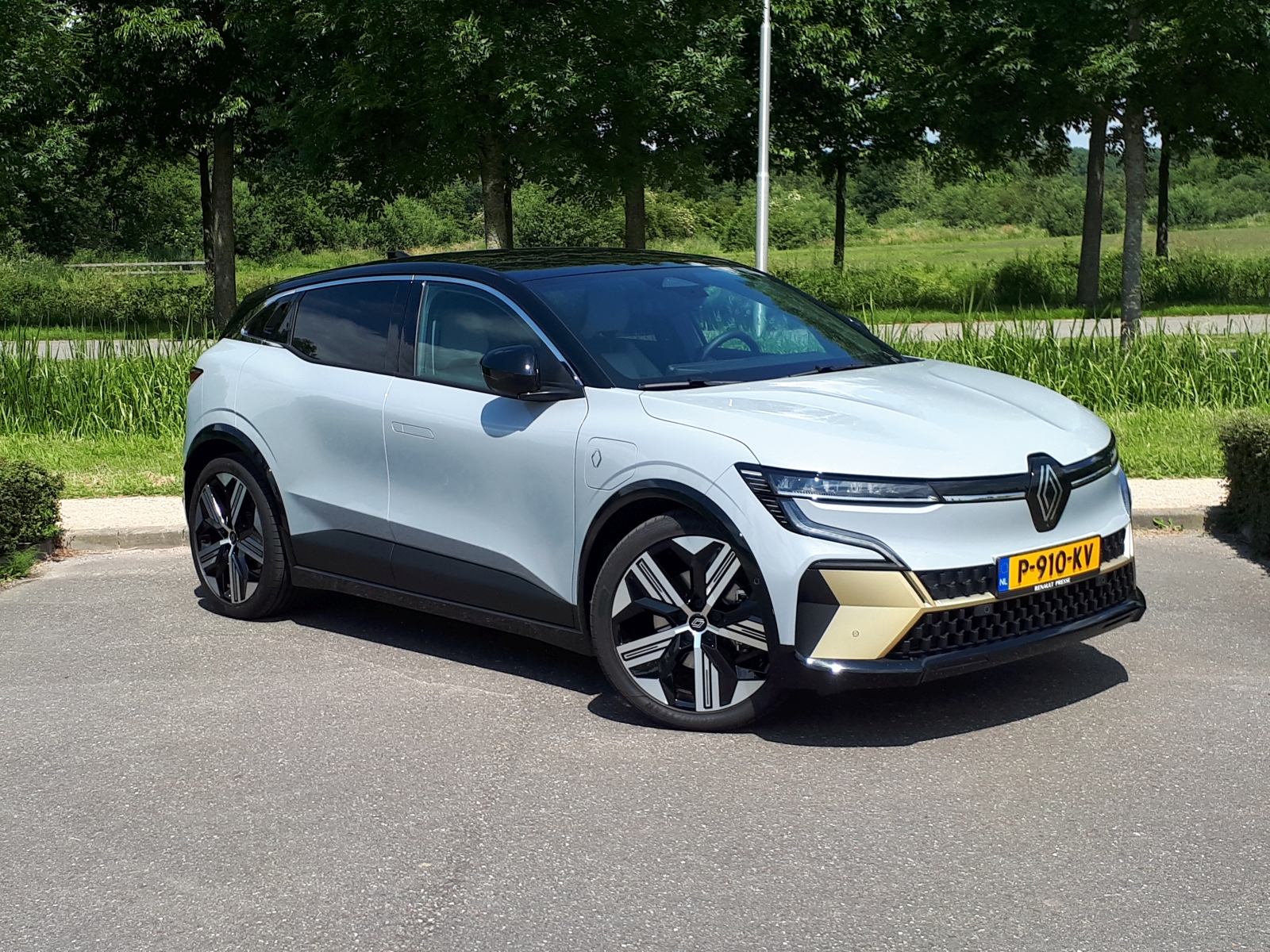 Review – Renault Mégane E-Tech Electric (2022) - AutoRAI.nl