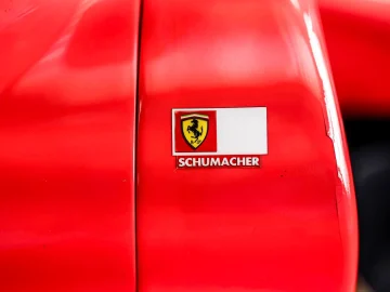 Michael_Schumacher_Ferrari_F1_auto