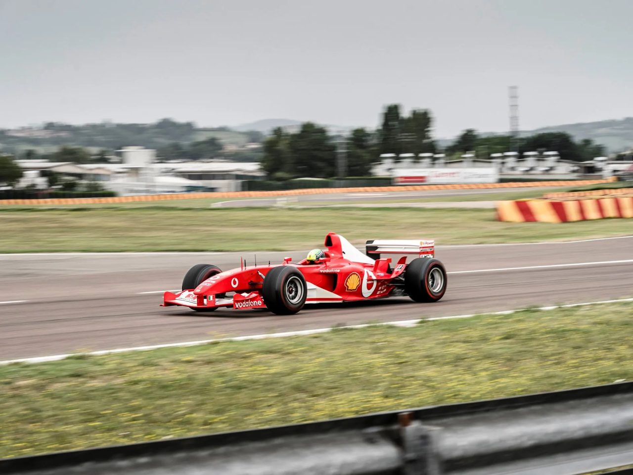 Michael_Schumacher_Ferrari_F1_auto