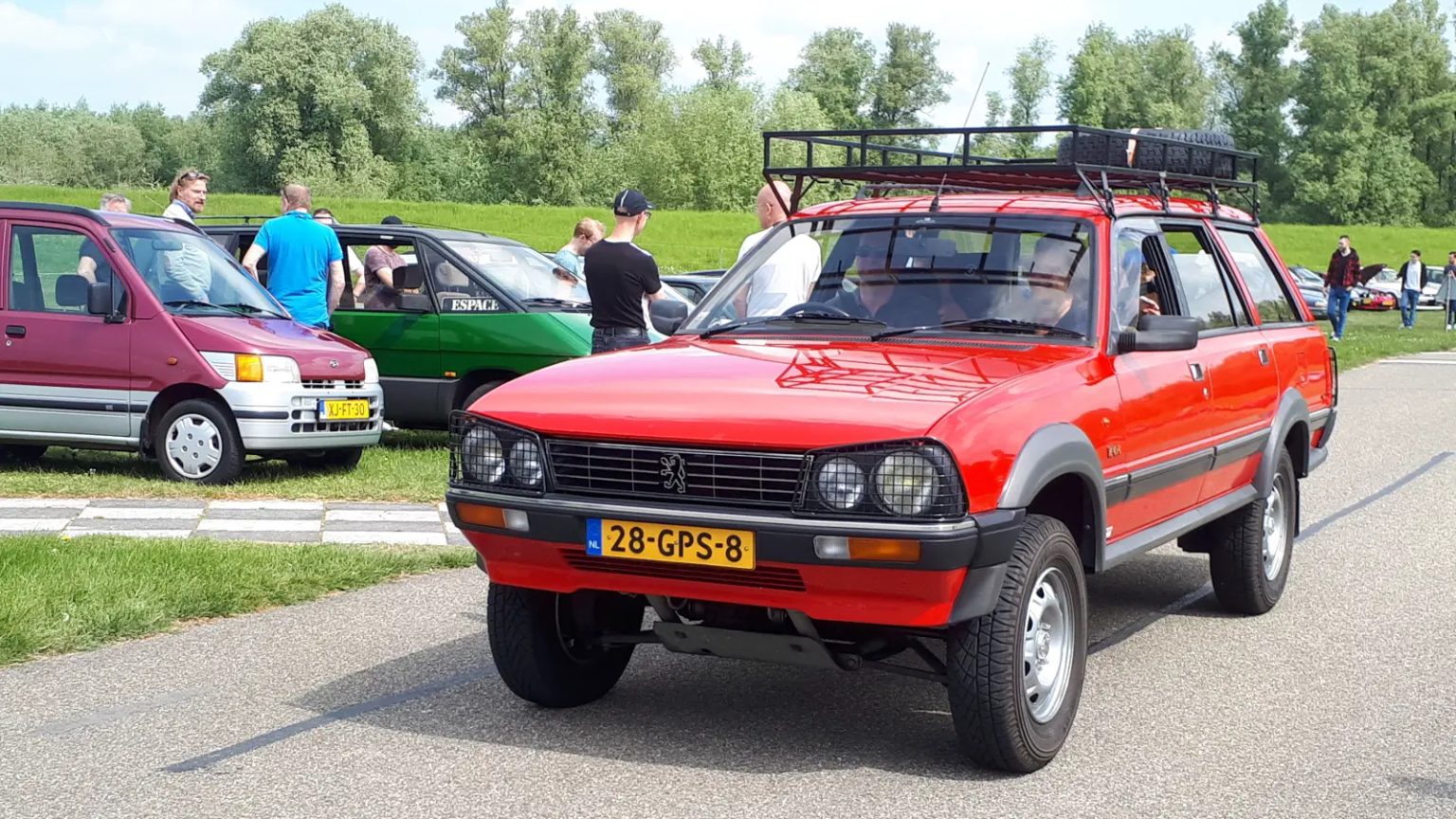 Gespot: een Peugeot 505 Break - AutoRAI.nl