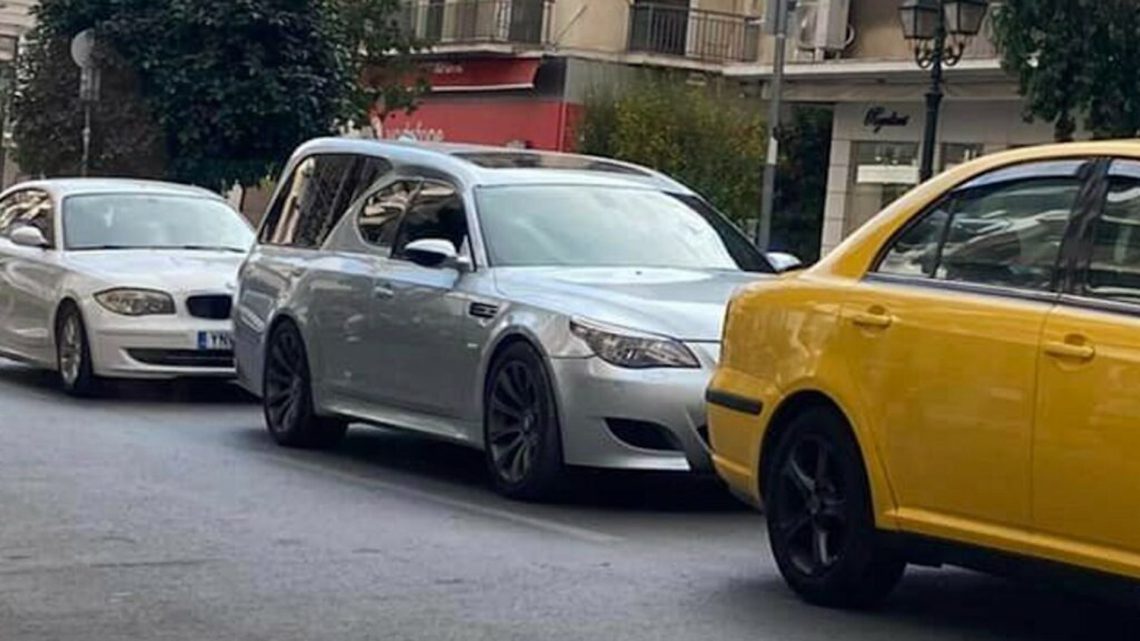 BMW M5 rouwauto