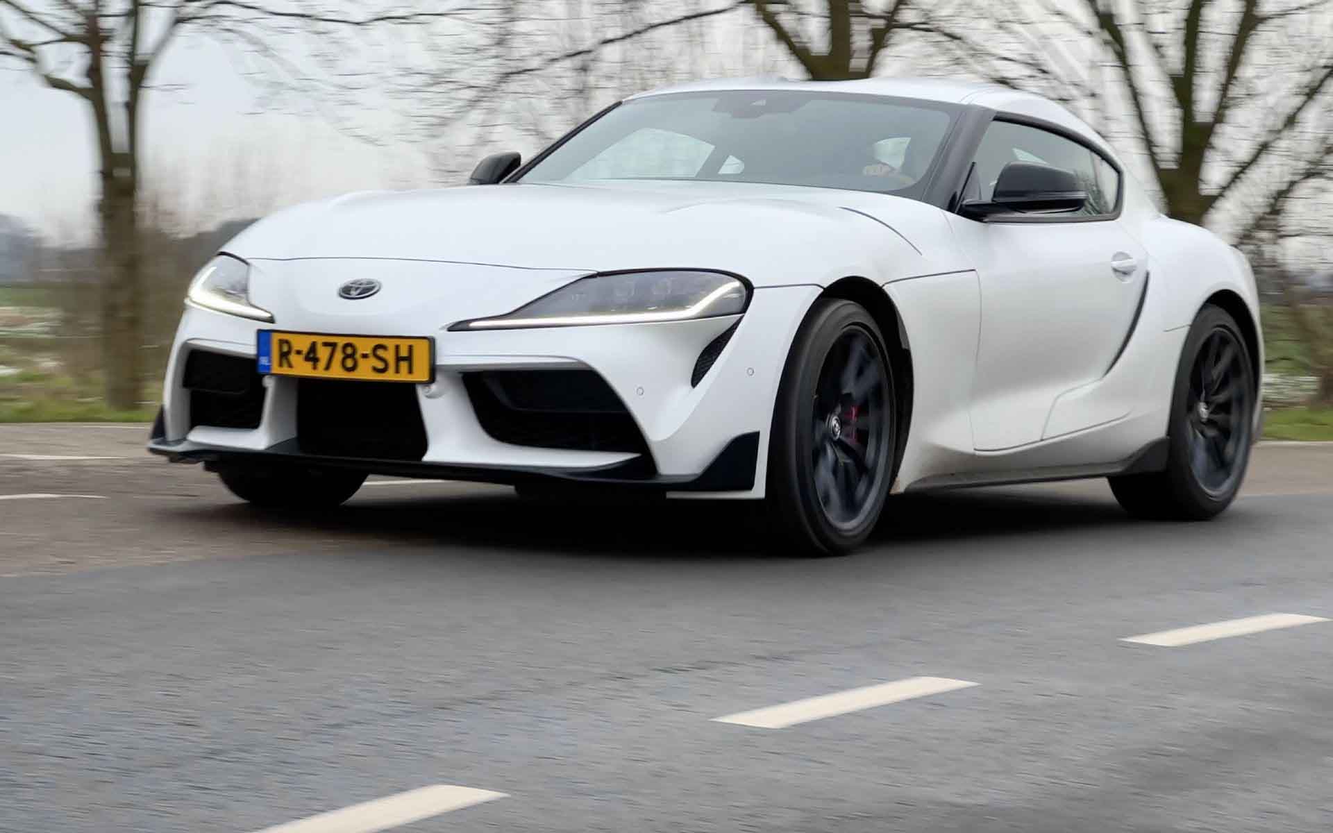 toyota-gr-supra-manual-handbak-2023-review-foto31.jpg