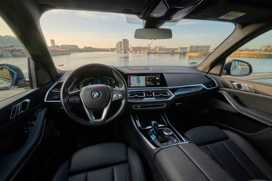 Interior del BMW iX5 Hydrogen