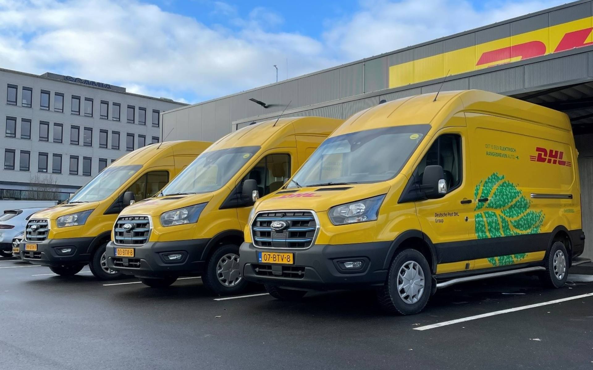 Weten jullie wat er in deze Nederlandse DHL Ford eTransit?
