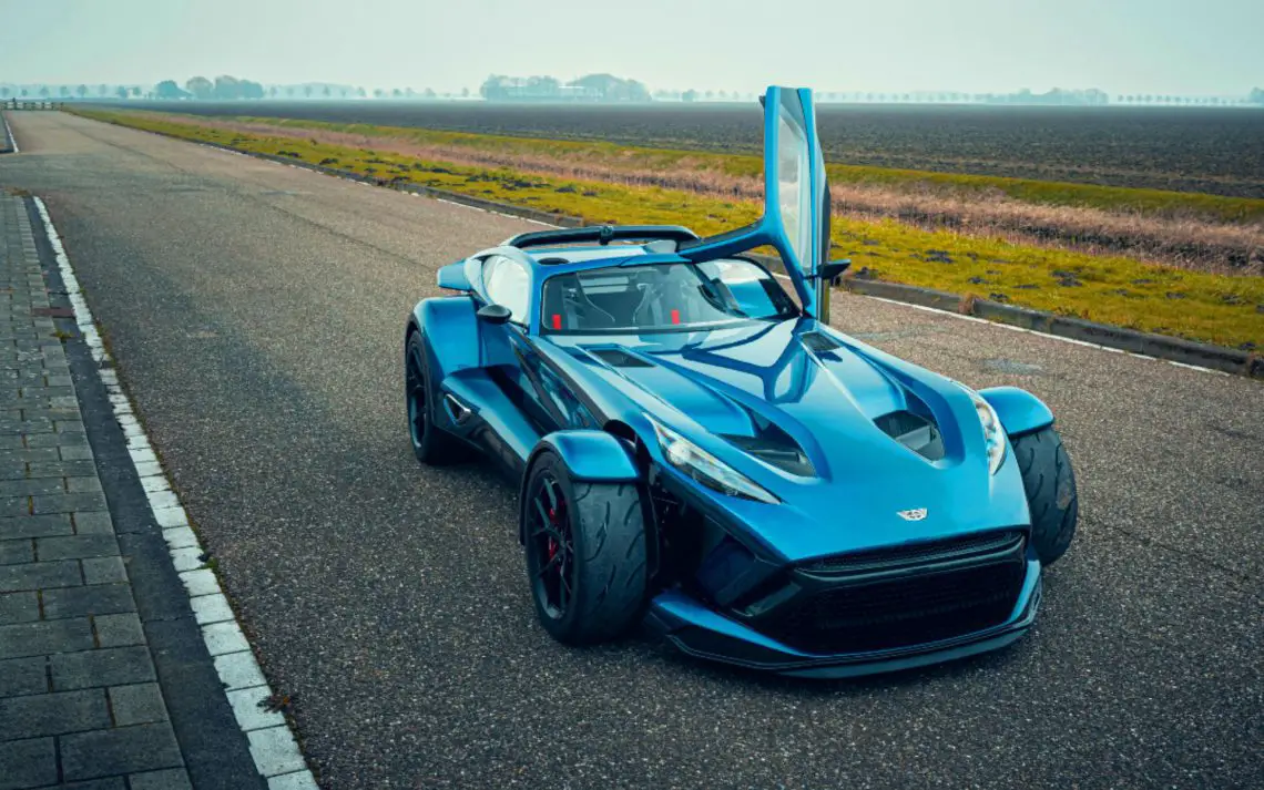 Donkervoort F22 buiten