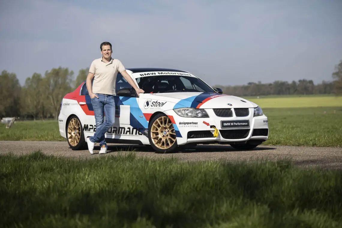 Mathijs et sa BMW 325i sur circuit