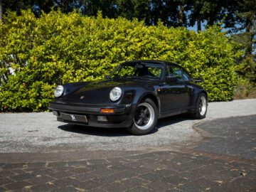 Porsche 930