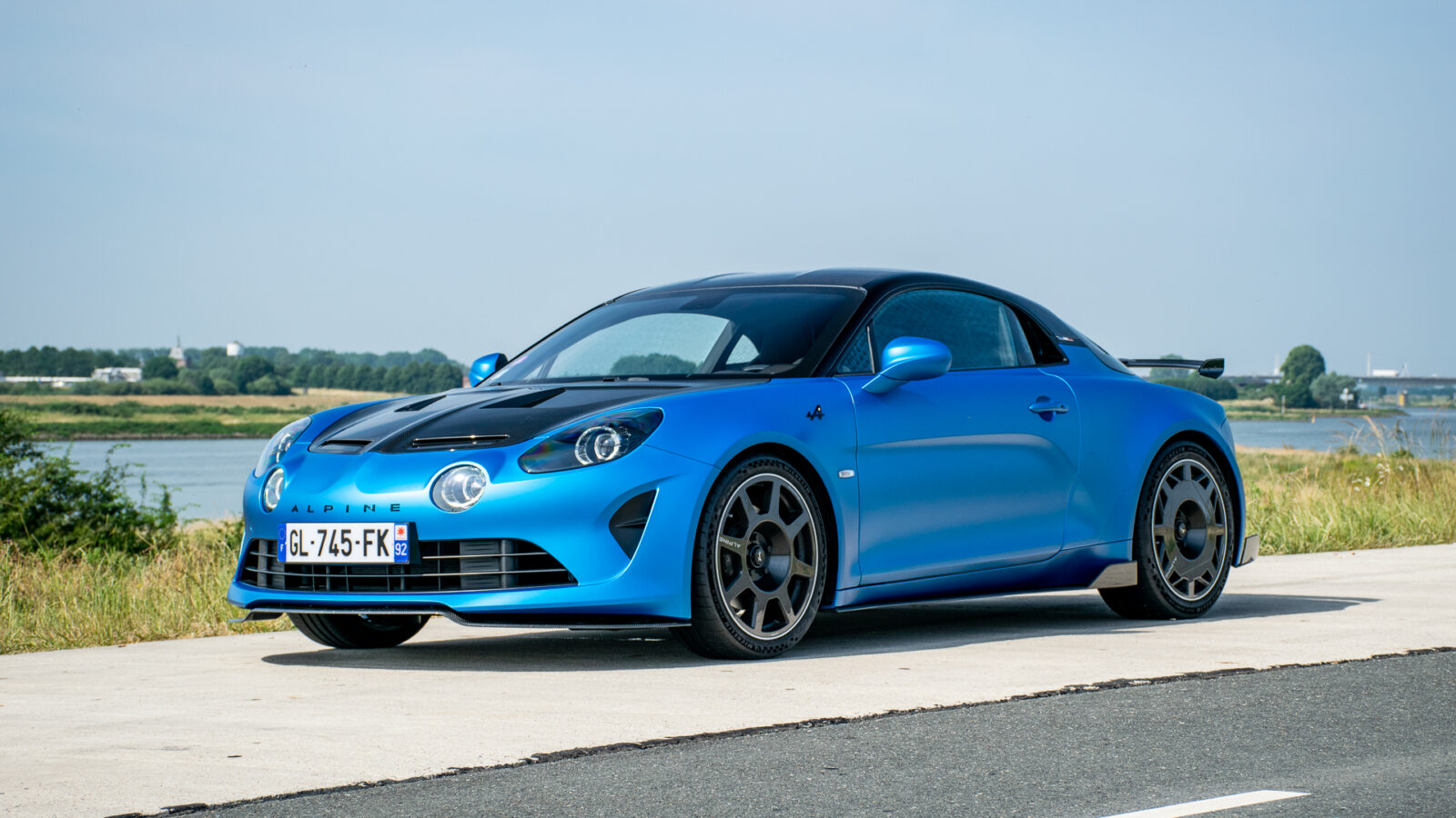 Review - Alpine A110R: Ruwe bolster, blanke pit - AutoRAI.nl