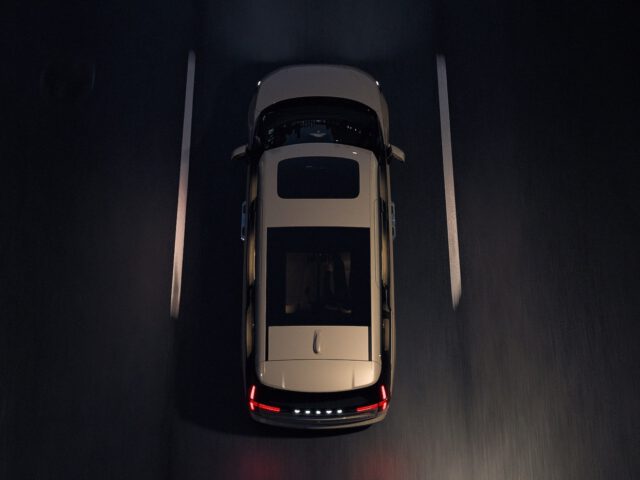 Volvo EM90