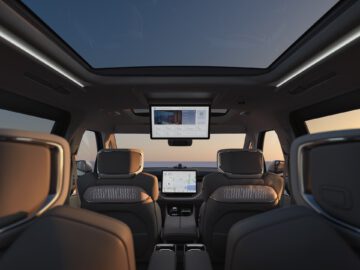 Volvo EM90 interieur