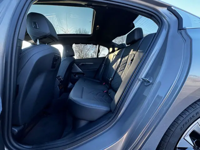 BMW-520i-g60-interior-backseat