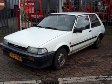 Gespot: een Toyota Corolla uit 1986 ...