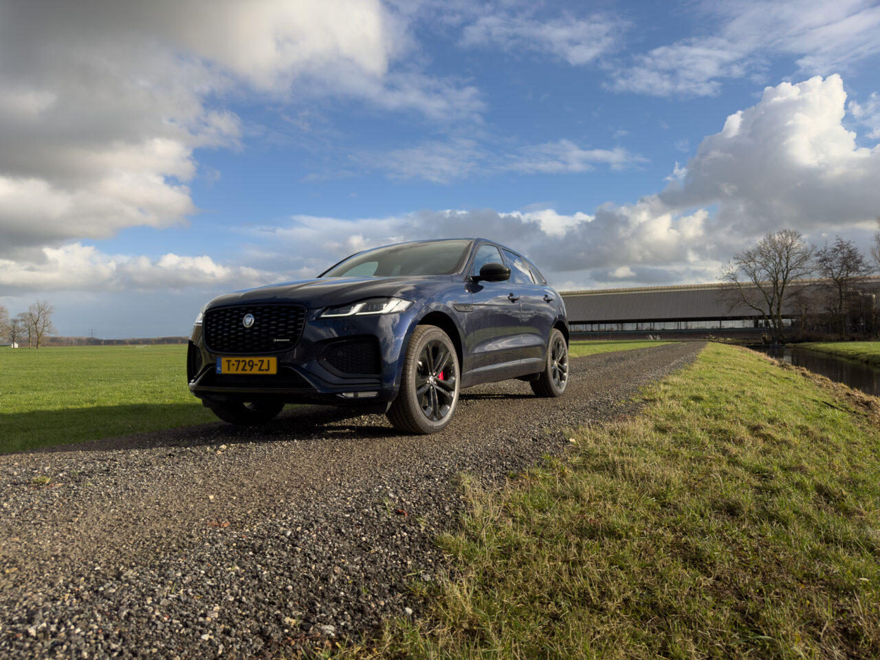 Jaguar F-Pace header image 3/4 voorkant