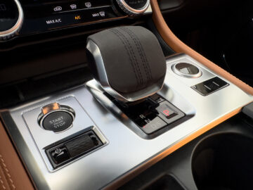 Jaguar-F-Pace-interieur-automaatpook