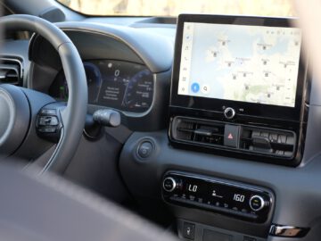 Mazda 2 Hybrid - interieur
