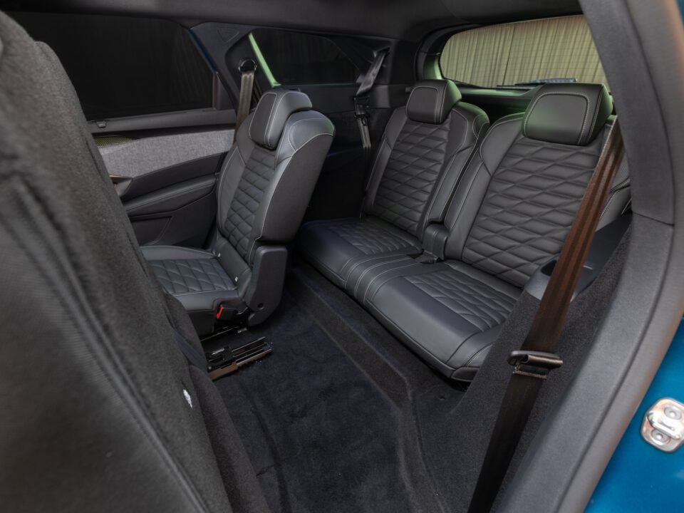 Peugeot e-5008 97 kWh Long Range - AA Lease