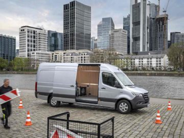 Mercedes-Benz Sprinter Panel Van; Hightech silver metallic ...