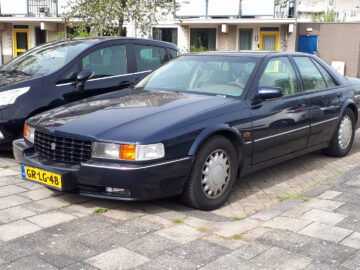 Gespot: een Cadillac Seville STS ...