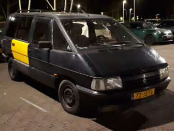 Gespot: een eerste generatie Renault Espace ...