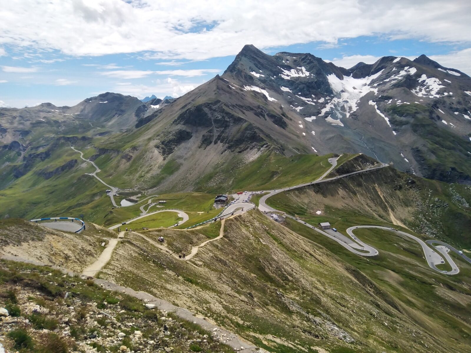 Een foto van de haarspeldbochten op de Grossglockner Hochalpenstrasse