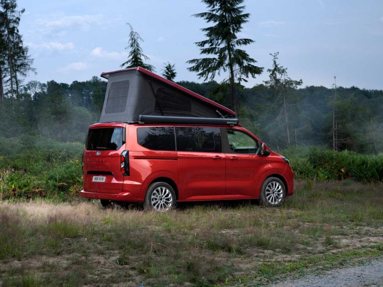 Camperfans opgelet: de nieuwe Transit Custom Nugget is een mini-appartement op w ...