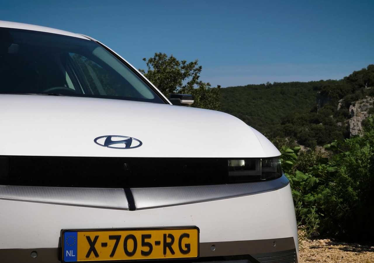 Reportage: Midden in de zomervakantie met de snelst ladende elektrische auto naa ...