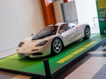 Fotoreportage: Waarom je de €20 miljoen kostende McLaren F1 met je eigen ogen  ...