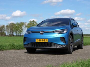 Review – Volkswagen ID.4 (2024) – Kan hij nog steeds meedraaien in d ...